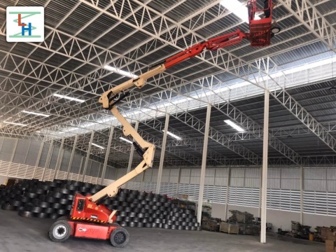 ให้เช่ารถกระเช้าเอ็กลิฟต์ไฟฟ้า